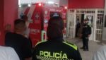 Sicarios llegaron en taxi y abrieron fuego: ataque armado dejó un muerto y una mujer herida en Galapa