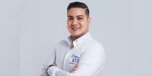 Iván Devanny Díaz Rojas: piloto, abogado y politólogo que busca representar al Atlántico en la Cámara