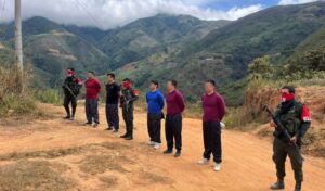 ELN libera a los cinco policías que tenía secuestrados en el Catatumbo