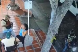 ¡Comensales, presas fáciles! Nuevo atraco en negocio de comidas rápidas en el barrio Boston, Barranquilla