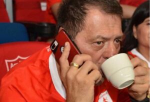 “Llame y ponga la queja en el CAI”: dueño del América criticó el arbitraje tras derrotar con Junior