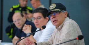 Presidente Petro defiende el “salario vital” y anuncia decreto transitorio tras orden del Consejo de Estado