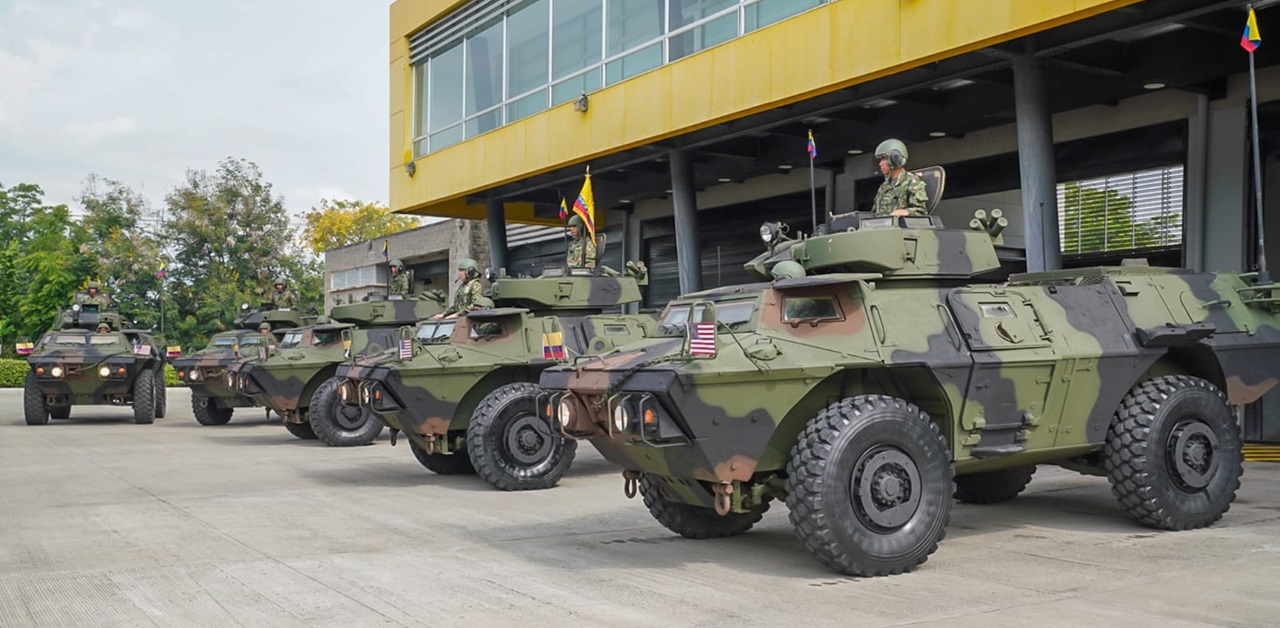 ¿Efecto de reunión entre Trump y Petro?: EE. UU. entregó 11 vehículos blindados al Ejército de Colombia