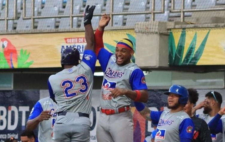 Caimanes, a un “saltico” de la semifinal de la Serie de las Américas: el saurio apaleó a Argentina