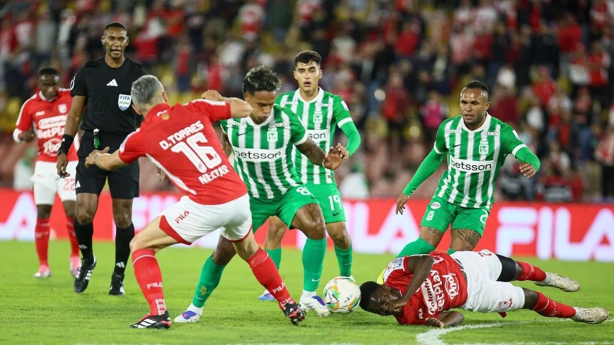 En tono satírico, Santa Fe postuló a árbitro para que vaya al Mundial: lo señalan de favorecer a Nacional