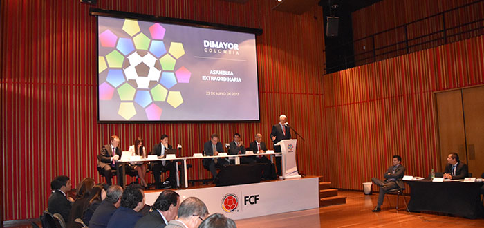 “Derechos de TV no se pueden seguir repartiendo por partes iguales”: los clubes grandes se le rebotaron a Dimayor