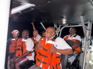 Rescatan a cinco tripulantes tras hundimiento de embarcación que se dirigía de Providencia a Cartagena