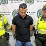 Capturan a hombre con más de $105 millones en efectivo en vía del Atlántico