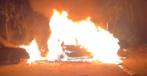 Queman vehículo de un candidato a la Cámara por el Centro Democrático: “Pusieron en riesgo a mi familia”