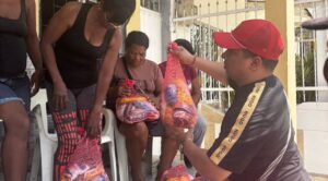 Cemento País entrega ayudas humanitarias a familias vulnerables en sector El Tancón, en Cartagena