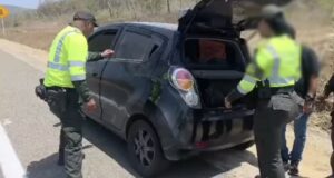 ¡Esto le hallaron a conductor en el baúl de un carro!: captura en jurisdicción de Puerto Colombia