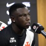 A quien periodistas del interior del país vendieron como el “Pelé” colombiano lo siguen criticando en Brasil