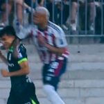 ¡A Jermein se le “volvió a zafar la cadena”!: estas son sus expulsiones con Junior, varias por golpear al rival