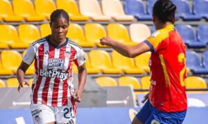 Las Tiburonas besan, por ahora, el lote de los ocho, pero acabarían novenas al final de la fecha