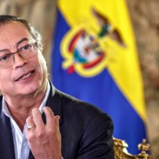 Petro advierte que el preconteo “no tiene efecto legal” y pide a testigos electorales permanecer hasta el final del escrutinio