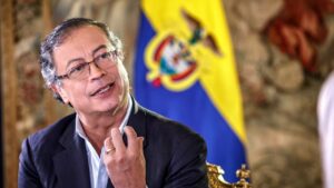 Petro advierte que el preconteo “no tiene efecto legal” y pide a testigos electorales permanecer hasta el final del escrutinio