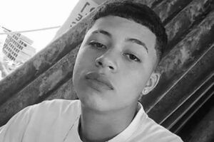 “Había salido del colegio”: padre de joven muerto cuando pasaba por una casa que atacaban a bala en Las Malvinas