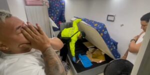 Dejan en libertad a capturados por presunto porte ilegal de arma en Alameda: “Solo uno aceptó responsabilidad”