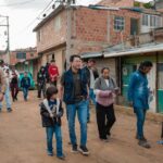 “Es una solución real”: Caicedo propone pagar por estudiar como salida a la pobreza extrema