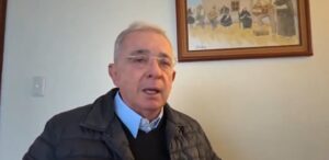 “Estoy muy viejo”: Uribe afirma que no le interesa ser ministro de Defensa en eventual Gobierno de Paloma