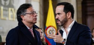 Explosivo cruce de acusaciones entre Petro y De la Espriella por presunto “amaño electoral” y “espionaje ilegal”