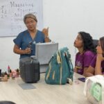 Más de 20 mujeres de Soledad se capacitan en maquillaje social para fortalecer sus emprendimientos