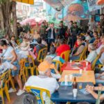 Caicedo propone reforma agraria y modelo de salud preventiva en visita a mercado de Bucaramanga