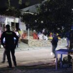 Atentado a bala contra un hombre y su hijastro en local de comidas rápidas en el barrio Las Colinas