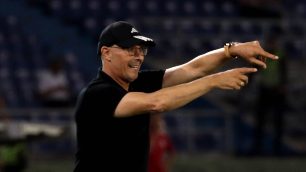 Arias urdiría línea de tres en contención para enfrentar al Palmeiras: ¿hay que ser sesudo o atrevido?