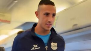 “Perdón por decir que había una bomba en el avión”: le rescindirían contrato a futbolista argentino