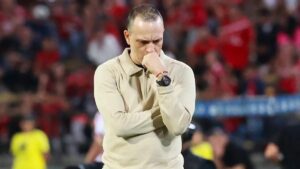 Se le acabó el tiempo al DT Restrepo con el Medellín: ¡noveno técnico despedido en la Liga-I!