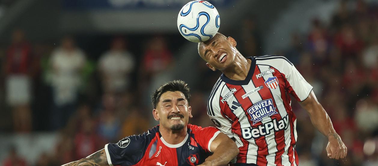 Junioristas habrían tenido un conato de bronca con Jermein Peña al reclamarle por la derrota ante Cerro