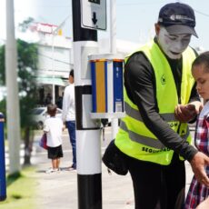Alcaldía de Barranquilla instala botoneras inclusivas en semáforos para una ciudad más accesible