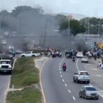 Persisten los bloqueos sobre la Cordialidad por reiterados y prolongados cortes de energía en Galapa