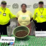 Mujer de 30 años, vinculada a los Costeños, cae en Soledad con 500 dosis de droga y munición