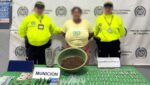Mujer de 30 años, vinculada a los Costeños, cae en Soledad con 500 dosis de droga y munición