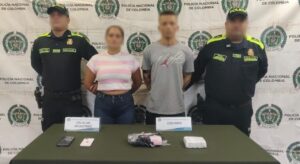 Policía incautó más de 1.500 dosis de cocaína y capturó a dos personas en Lucero, Barranquilla