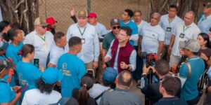 Caicedo propone “revolución del empleo”: formalización, banco cooperativo y un millón de hectáreas para el campo