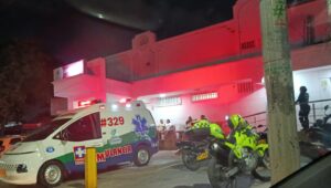Mujer resultó herida en presunto ataque a bala contra tienda del barrio La Sierrita, en Barranquilla