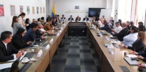 Gobernadores de Colombia denuncian abandono del Gobierno tras crisis humanitaria y de seguridad