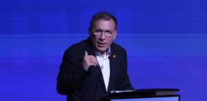 “Yo duré 15 años en el mismo partido”: Roy Barreras le responde a Sondra Macollins