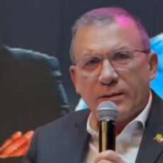 Roy Barreras compara la crisis de la salud con “tumbar una casa con la familia adentro”