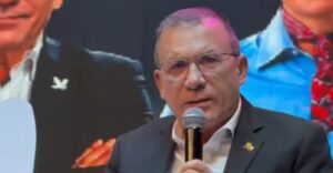 Roy Barreras compara la crisis de la salud con “tumbar una casa con la familia adentro”