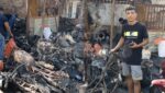 “20 años de trabajo hechos cenizas en una noche”: dueño del taller de motos incendiado en el barrio Pumarejo