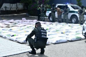 ¡Qué peligro! Autoridades incautan más de cinco toneladas de material explosivo en una vivienda de Medellín