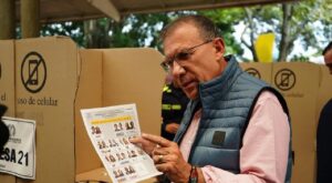 “Hay que mantener viva la llama de la unidad nacional”: candidato Roy Barreras votó en Cali