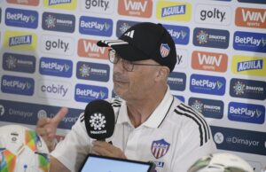 “El equipo lo está haciendo bien, si no no podríamos llegar segundos”: Arias y su desahogo
