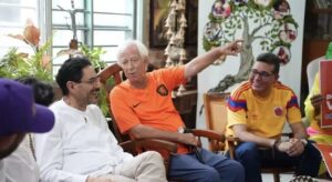 Iván Cepeda, el senador electo Orlando de la Hoz y el padre Cyrillus Swinne consolidan alianza social en Barranquilla