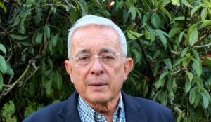 Fiscalía abre investigación contra Álvaro Uribe por presuntos vínculos con grupos paramilitares