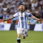Triplete de Messi, el más grande del fútbol mundial: Argentina goleó a Argelia